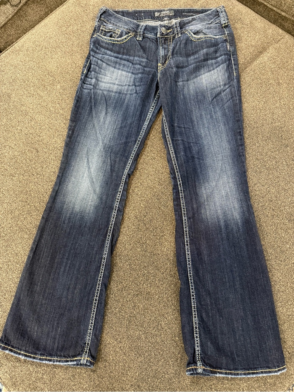Silver Women's Flare Jeans in Dark Blue Wash
